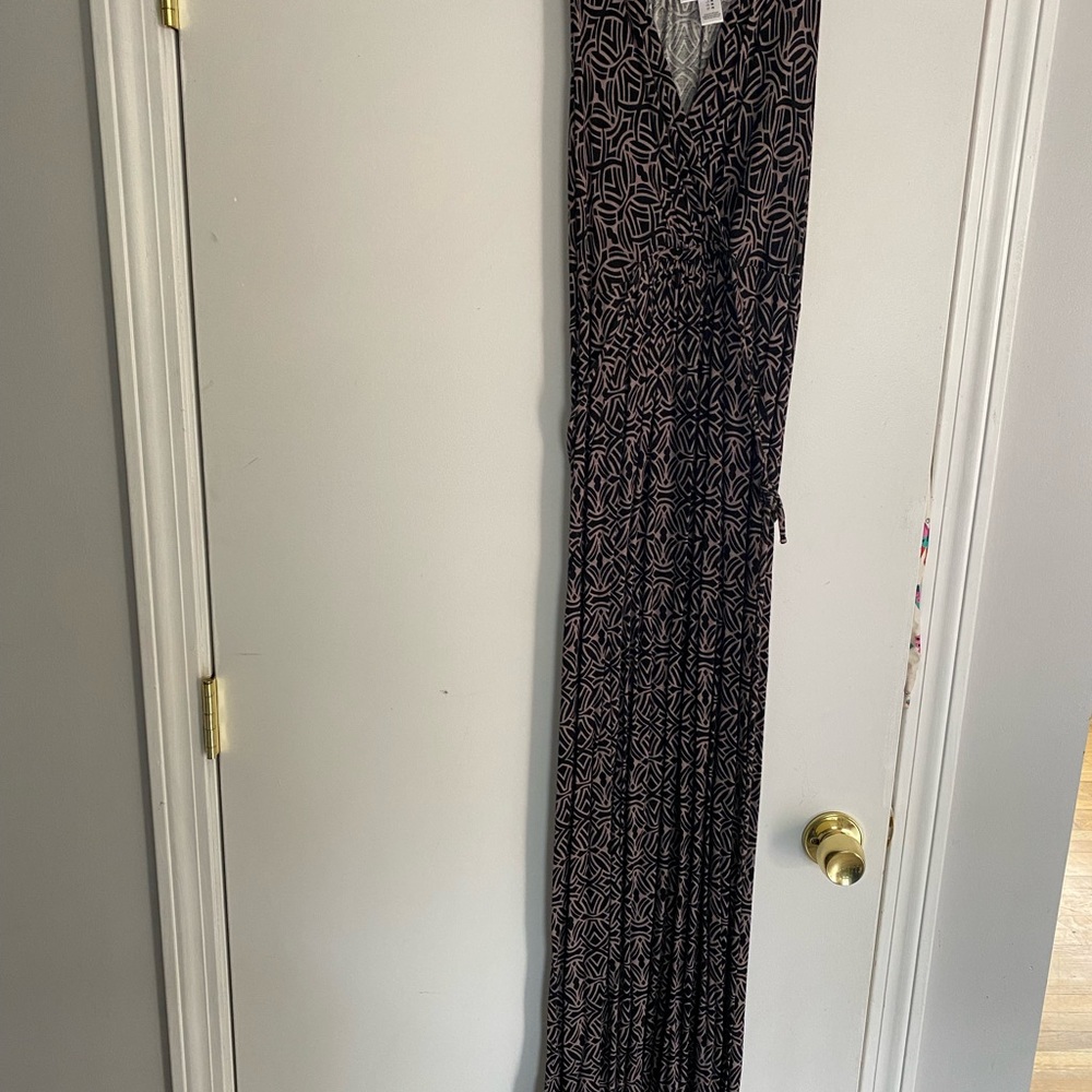 3 like- new spring maternity dresses- size medium- great shape